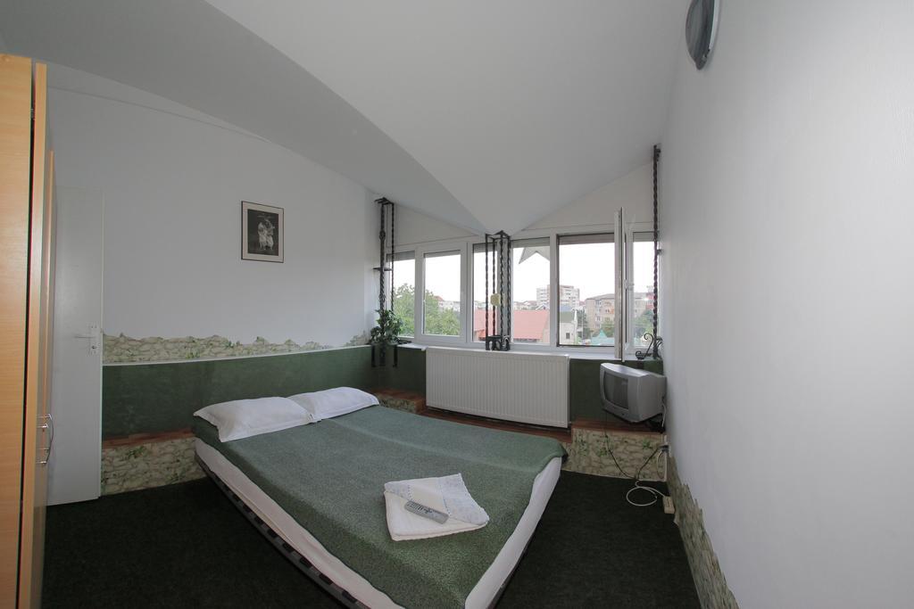 Pensiunea Bianco Nero Timişoara Buitenkant foto