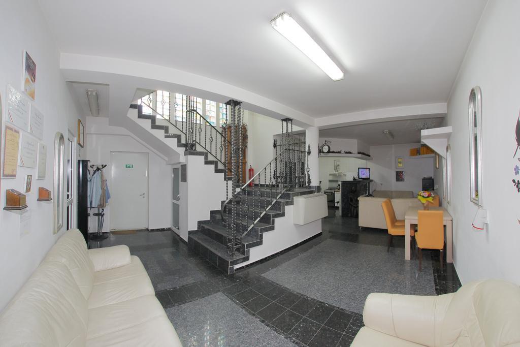 Pensiunea Bianco Nero Timişoara Buitenkant foto