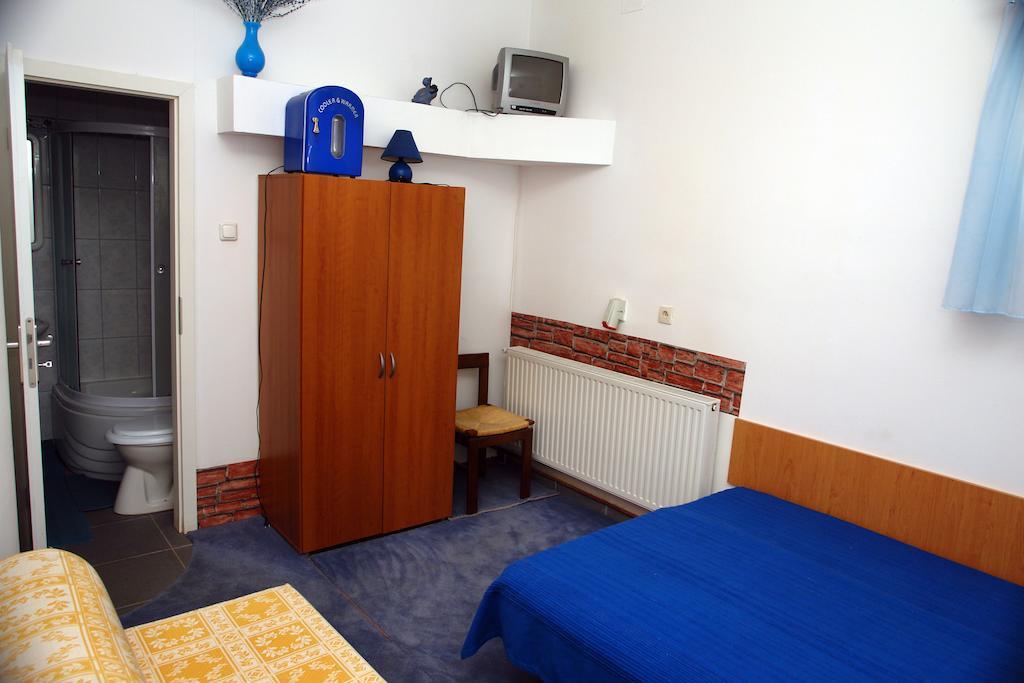 Pensiunea Bianco Nero Timişoara Buitenkant foto