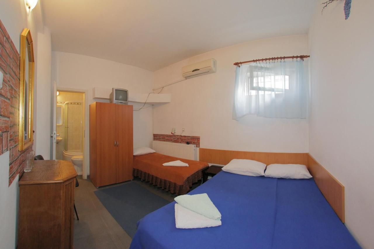 Pensiunea Bianco Nero Timişoara Buitenkant foto